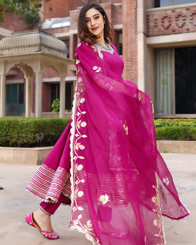 45 Trending sleeve designs for salwar suits || Baju ke design | Kurti  sleeves design, New kurti designs, Silk kurti designs